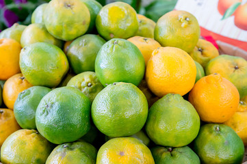 many fresh oranges