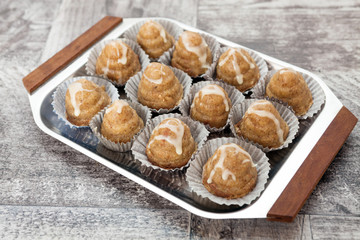 Small chocolate desserts