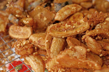 deep fried sliced banana at street market