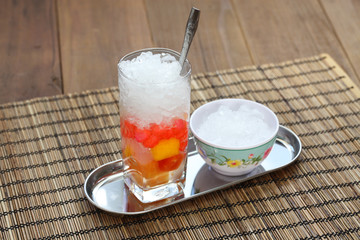 che, vietnamese cold sweet dessert soup