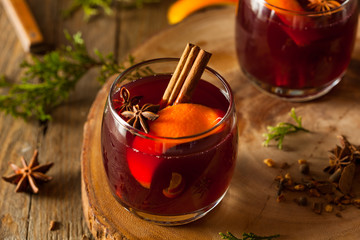 Spiced Mulled Wine with Oranges
