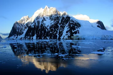 Fotobehang Lemaire Kanal  Antarktis © bummi100
