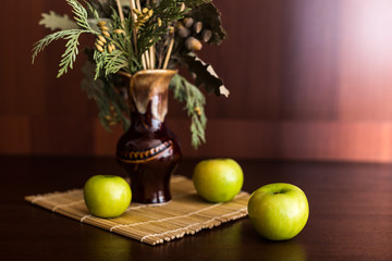 Still life vase and apples