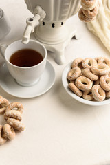 bagels and hot tea