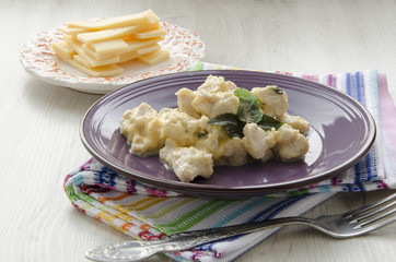 Chicken in cream with cheese