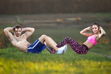 crunches in pair exercise