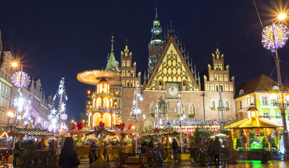 Fototapeta na wymiar christmas market in Wroclaw at evening, Poland, Europe