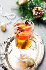 Mulled white wine with grapefruit 