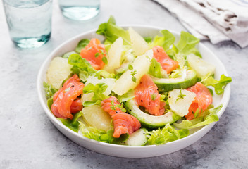 Smoked salmon salad 