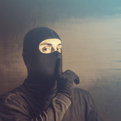 Criminal urge you to keep quiet