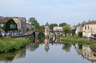 Fototapeta na wymiar Le pont Notre Dame de Bar-le-Duc