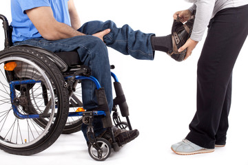 Hilfe bei Handicap - Schuhe anziehen