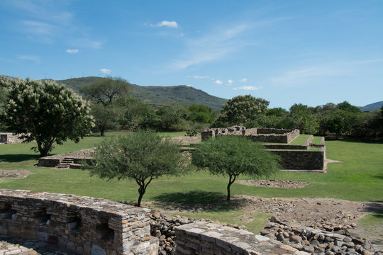 Construcci&oacute;n Prehisp&aacute;nica de la zona arqueol&oacute;gica de Ixtl&aacute;n Nayarit, M&eacute;xico. 