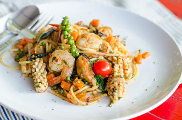 Spaghetti with spicy prawn