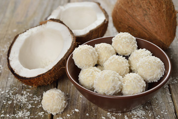 Coconut praline