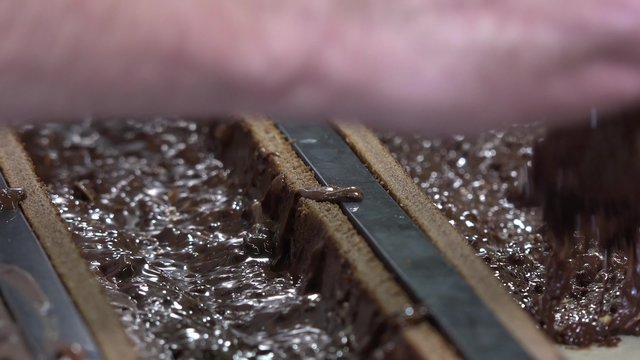 Preparation of a Yule log, pear and praline