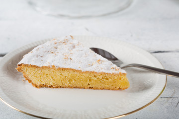 Santiago almond cake