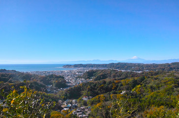 Fototapeta premium 衣張山ハイキングコースの衣張山山頂からの風景