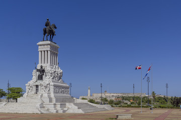 Fototapeta na wymiar Cuba Havanna Denkmal Maximo Gomez