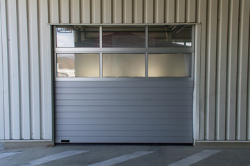 Rolltor - Garagentor © apcefoto