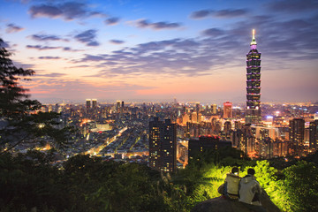 Fototapeta premium Taipei, Tajwan panoramę miasta o zmierzchu.