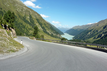 Straße ins Kaunertal