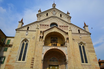 Fototapeta na wymiar Dom Santa Maria Matricolare 