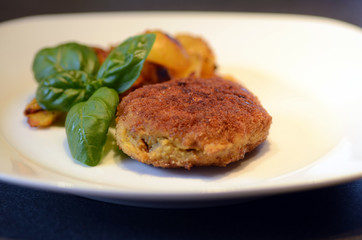 Bouletten mit Bratkartoffeln