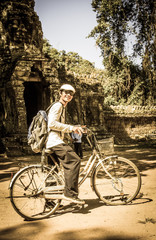 Obraz premium Angkor wat bicycle tour