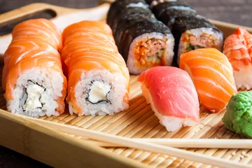 Abwaschbare Fototapete Sushi-bar Japanisches Sushi-Set