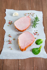 Kassler Koteletts mit Gewürzen und Kräutern