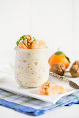 Waldorf Salat mit Mandarinen und Walnüssen