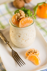 Waldorf Salat mit Mandarinen und Walnüssen
