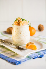 Waldorf Salat mit Mandarinen und Walnüssen