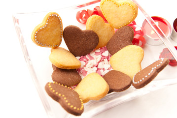 Herzplätzchen mit Zuckerperlen