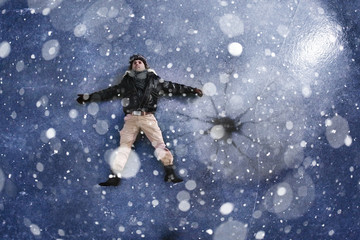 Fototapeta na wymiar concept of winter snow man cold stress