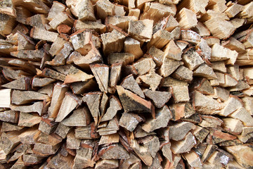 Brennholzstapel gelagert zum trocknen