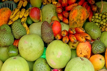 tropische Früchte auf dem Markt