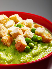 Pea cream soup