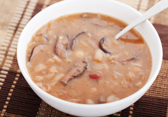 Beans with mushrooms