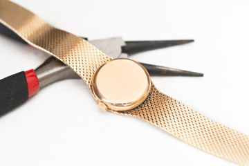 Reparation and restoration of watches