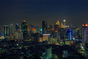 Naklejka premium city scape in heart of bangkok thailand with beautiful lighting