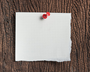 note paper on wooden background