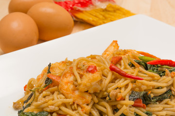 Spaghetti with spicy prawn and seafood