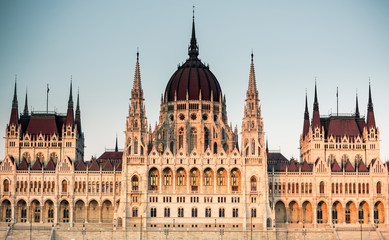 Fototapeta na wymiar view on Hungarian Parliament from river