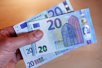 20 euro banknote new design 2015