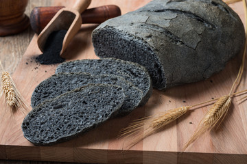 Activated carbon bread - pane carbone vegetale - obrazy, fototapety, plakaty