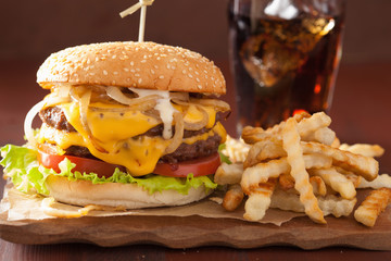 double cheeseburger with tomato and onion - obrazy, fototapety, plakaty