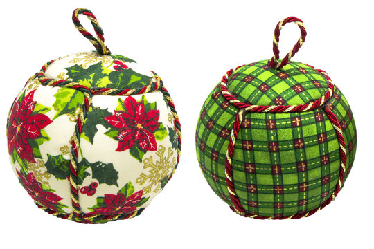 1307 - christmas balls in cloth