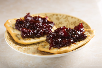Cookies with quince jam